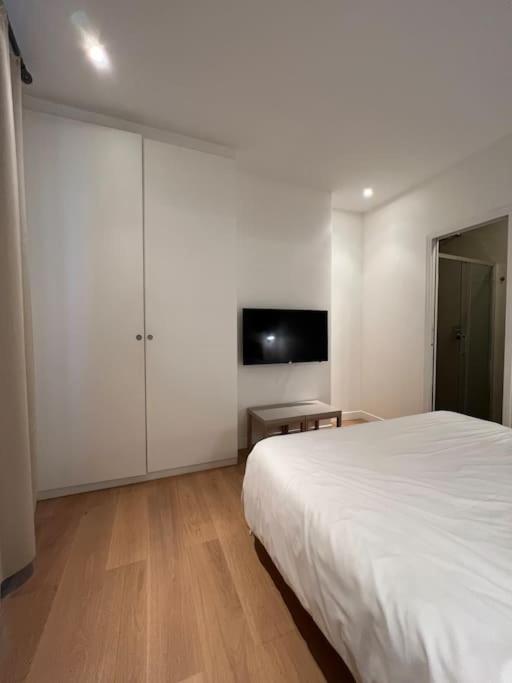 Luxury Appartment, Champs Elysees, Neuf ! 巴黎 外观 照片