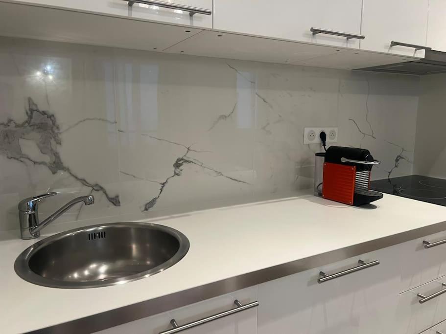 Luxury Appartment, Champs Elysees, Neuf ! 巴黎 外观 照片