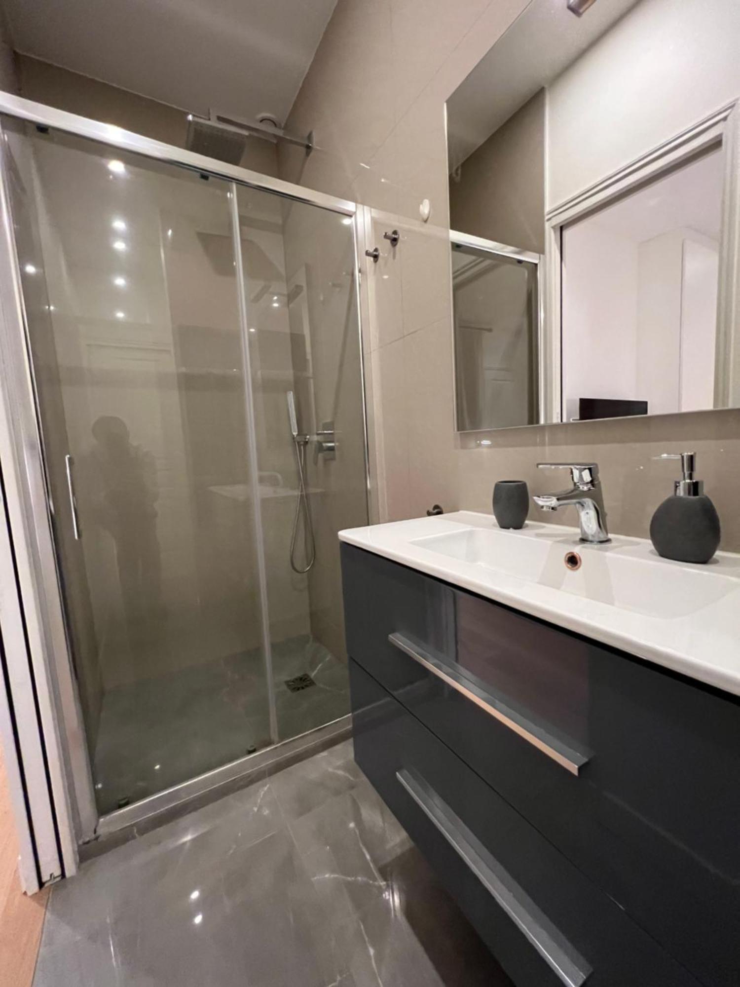Luxury Appartment, Champs Elysees, Neuf ! 巴黎 外观 照片